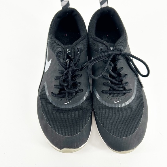 Nike AirMax Thea Women’s Size 5.5 Black & White - Picture 2 of 7